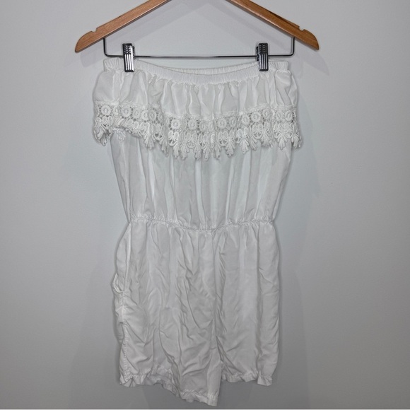White Strapless Women’s Beach Romper with Pockets - Picture 5 of 6